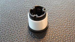 Speziell für diese Anwendung entwickelte Igus den Sonderwerkstoff Iglidur RN24, der im Test die Anforderungen von V-Zug um das Dreifache übertraf.  (Igus)