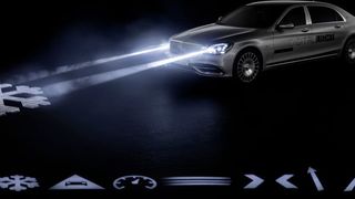 In der Mercedes-Maybach S-Klasse bietet Daimler mit Digital Light LED-Scheinwerfer mit einer Auflösung von mehr als zwei Millionen Pixeln. Ausgewählte Flottenkunden sollen voraussichtlich im ersten Halbjahr 2018 bedient werden. (Daimler AG)