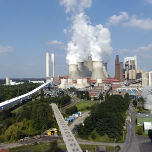 Die Kooperation von RWE Power, BASF und Linde sieht den Bau und den Betrieb einer Pilotanlage am Braunkohlekraftwerk Niederaußem von RWE Power vor. 