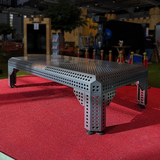 The Vision 45° features integrated clamping options directly on the table legs, on the underside, and on the all-round 45° chamfers, providing expanded options for positioning and securing complex components.(Image:  Bernd Siegmund GmbH)