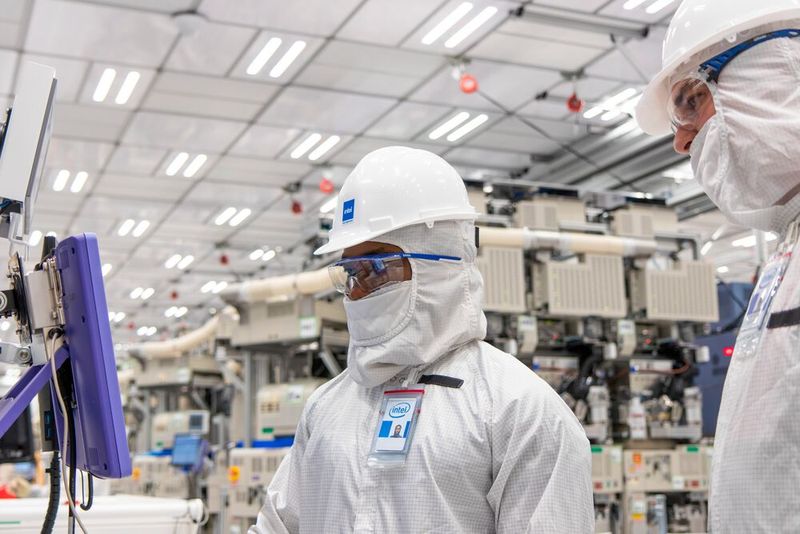 Intels neue Fab34: Impressionen aus dem Reinraum. (Bild: Intel Corporation)