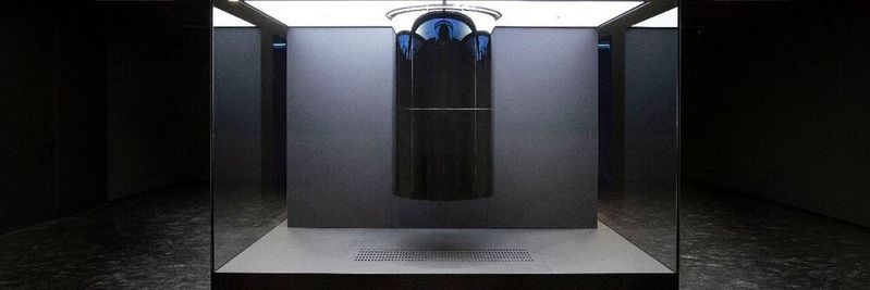 Quantencomputer: Der IBM Quantum System One in Ehningen ist der bisher leistungsstärkste Quantencomputer in Europa, an dem Industrie und Forschungsorganisationen jetzt unter deutschem Recht anwendungsbezogene Quantensoftware entwickeln, testen und ihre Kompetenzen ausbauen können.(Bild:  IBM Research)