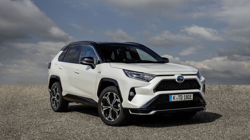 Der Gefahrenhinweis gilt unter anderem für den RAV-4-PHEV aus dem Produktionszeitraum 26. November 2019 bis 26. Mai 2022.(Bild:  Toyota)