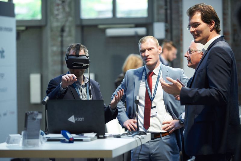 Anhand von Beispielen, die die 3D-Experience-Plattform nutzen, zeigten Dassault Système und Anwender, wie man die Digitalisierung als Chance begreifen kann. (Dassault Systèmes)