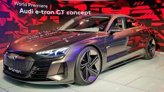 Der viertürige Elektro-Sportler Audi E-Tron GT ist optisch auf jeden Fall ein Gewinn, kommt aber erst in zwei Jahren. (Audi)