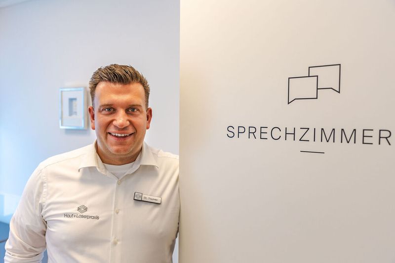 Dr. Max Tischler, Dermatologe in Dortmund: „Meiner Meinung nach sollte jede Praxis eine Digi-Managerin haben!“  (Bild: KVWL)