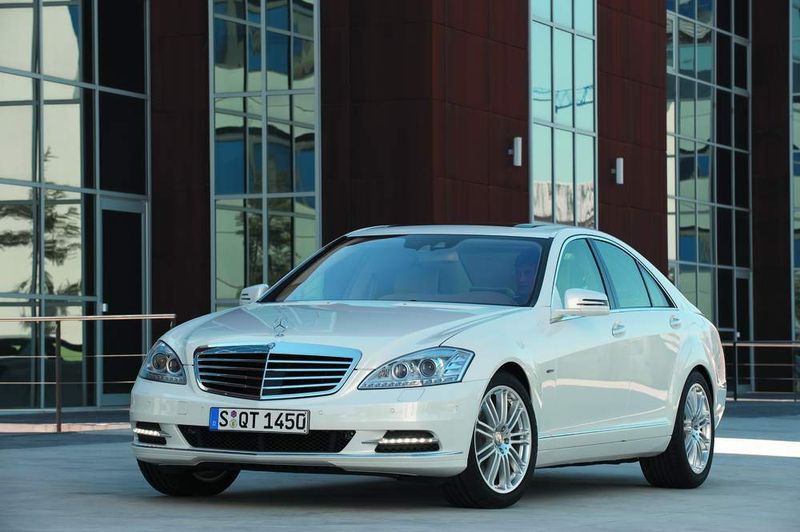 S-Klasse: 73.006 Euro (Archiv: Vogel Business Media)