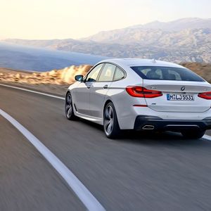 (BMW)