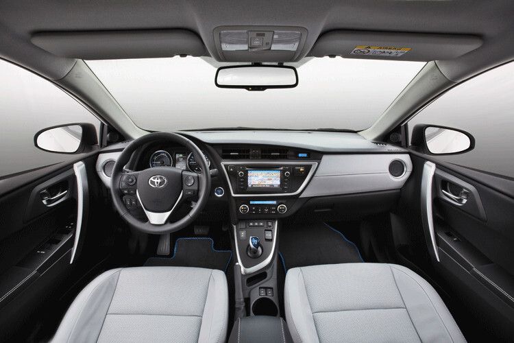 Der Innenraum wirkt sehr aufgeräumt und hochwertig. (Foto: Toyota)