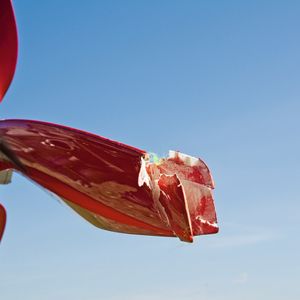 Reine Faserverbundbauteile halten zwar sehr viel aus, aber wenn die zulässige Belastbarkeit überschritten wird, dann geht ein Bauteil schlagartig zu Bruch.