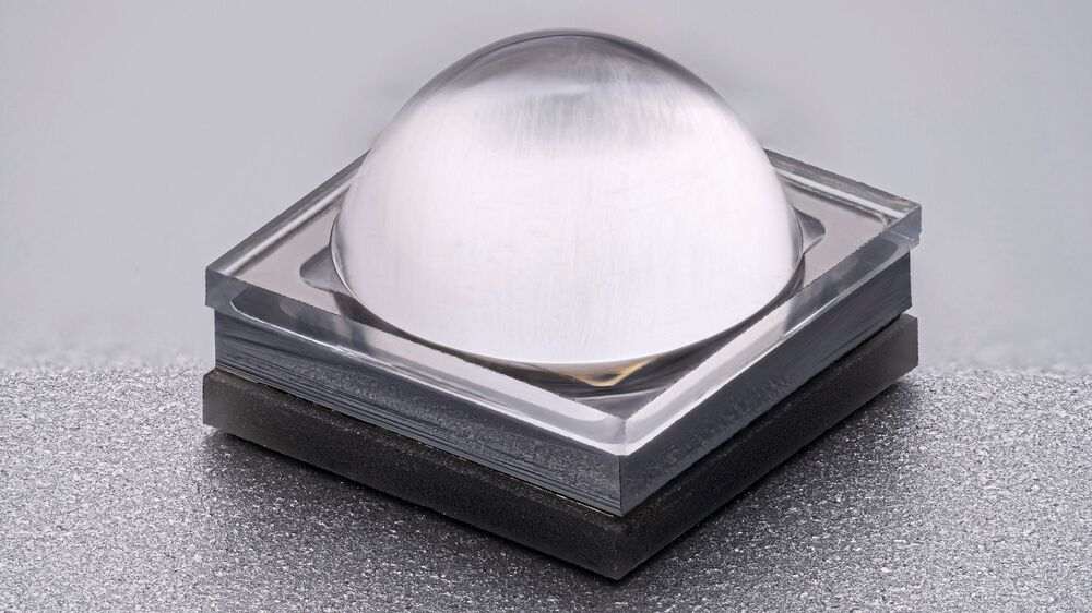 Transmits 1.5 Gbit/s at a Line-of-Sight Distance of 30 cm