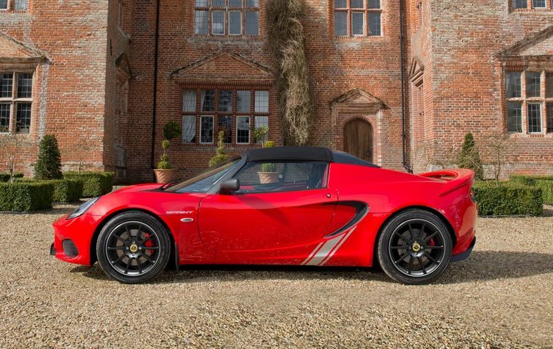 Unter anderem dank neuer Schmiederäder konnte Lotus an Gewicht bei der Elise einsparen. (Lotus)