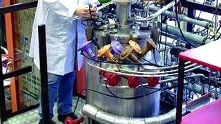 Abb. 1 Halbtechnischer Bioreaktor mit 150-l-Volumen zur Gewinnung von biotechnologischen Produkten. (Archiv: Vogel Business Media)