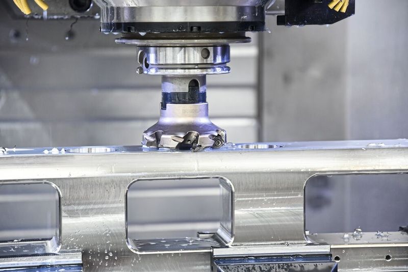 Mit zehn 5-Achs-Spannern „C5X“ können Bauteile bis 3.600 Millimeter vierachsig oder bis Durchmesser 1.400 Millimeter fünfachsig bearbeitet werden. (Bild:  Gressel)