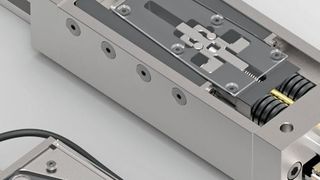 Bild 1: Alternative zur pneumatisch betriebenen Klemmung: Hema testet mit den Prototypen Linclamp G-SMA (links) und Linclamp K-SMA (rechts) zwei unterschiedliche Konzepte mit Formgedächtnislegierungen. (ZAF - Zentrum für angewandte Formgedächtnistechnik)