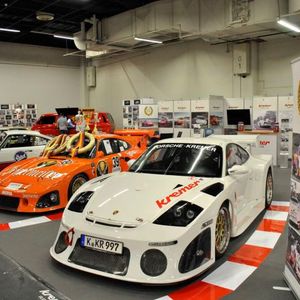 Feierte in Köln seine Weltpremiere: Die „Neuauflage“ des 935 K3 von Le Mans aus den Händen des weltbekannten Porsche-Tuners und Rennstalls Kremer.(Bild:  Dominsky)