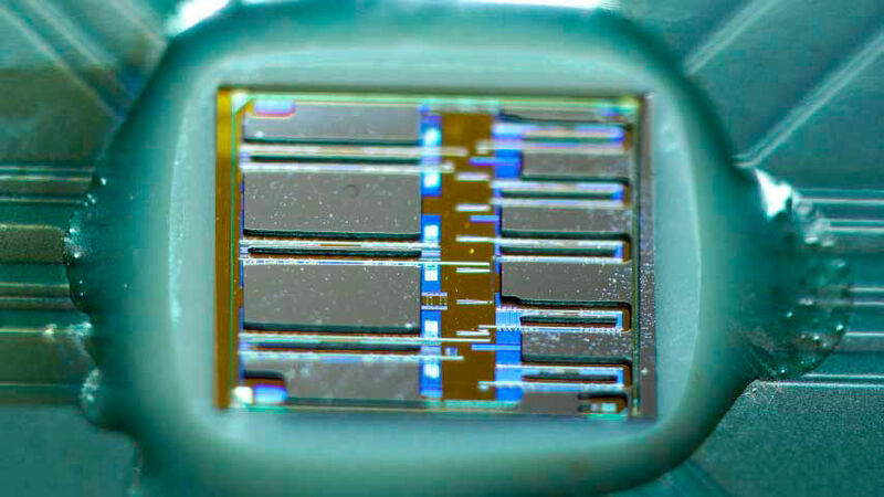 Abbildung 4: Ein Chiplet namens TeraPHY, hergestellt von Ayar Labs, kann ein Terabit/s übertragen.  (Ayar Labs)