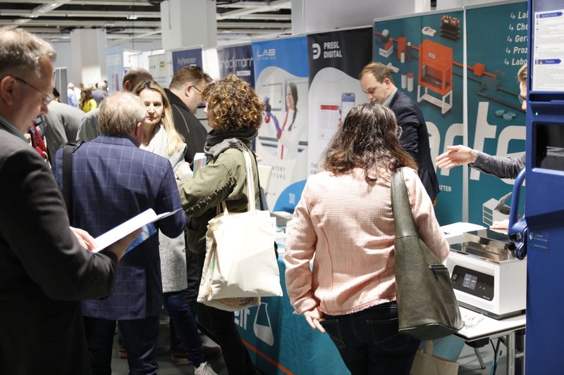Impressionen der LAB-SUPPLY in Wien 2023.   Mehr Infos zu den kommenden LAB-SUPPLY-Messen finden Sie auf www.lab-supply.info.  (LABORPRAXIS, C. Lüttmann)