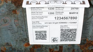 S+P Samson ermöglicht mit seinen hitzebeständigen Etiketten die automatische Kennzeichnung von Brammen in der Stahlproduktion bis 850 °C.  (Bild: S+P Samson)