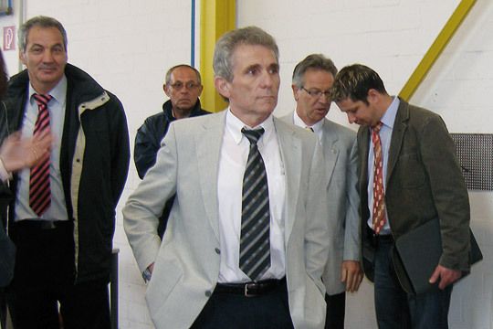 Wie sieht die Praxis bei der Prüfung von OBD-Fahrzeugen aus? Rudolf Schüssler überzeugt sich selbst. (Archiv: Vogel Business Media)