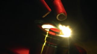 Bild 1: Laserschweißen von Membranen mit Materialstärken unter 50 µm stellt hohe Anforderungen an das Verfahren. (Bild: Sitec)