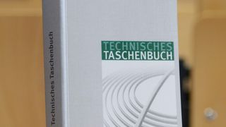 Seit über 25 Jahren ist das Technische Taschenbuch ein beliebtes Standardwerk zahlreicher technischer Berufsgruppen. Jetzt stellte Schaeffler eine komplett überarbeitete Auflage vor. (Bild: Schaeffler)