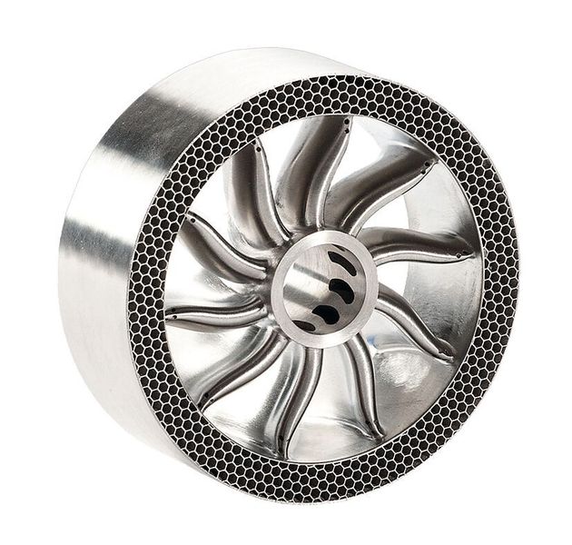 Komplexe Bauteile wie diese Komponente für eine Gasturbine können additiv wirtschaftlicher und schneller produziert werden. (SLM Solutions)