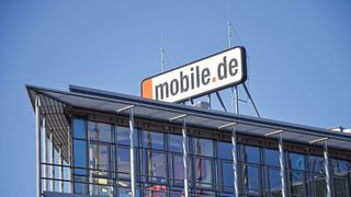 Wettbewerber gingen den ersten Schritt, Mobile.de will jetzt nachziehen: Die Plattform will Händlern den E-Commerce ermöglichen. (Bild: Achter/»kfz-betrieb«)