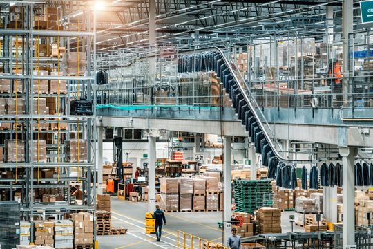 Der Singles’ Day in China war am 11. November. An diesem Freitag ist aber noch Black Friday. Beide Tage gelten als Höhepunkte in Sachen E-Commerce. Lesen Sie hier, wie sich zum Beispiel DB Schenker gegen die Flut von Onlinebestellungen rüstet, damit alles klappt ... Der Singles’ Day in China war am 11. November. An diesem Freitag ist aber noch Black Friday. Beide Tage gelten als Höhepunkte in Sachen E-Commerce. Lesen Sie hier, wie sich zum Beispiel DB Schenker gegen die Flut von Onlinebestellungen rüstet, damit alles klappt ...