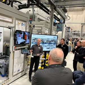Visit to the Karlsruhe Research Factory: Battery production in the wbk hall.(Image: VCG)