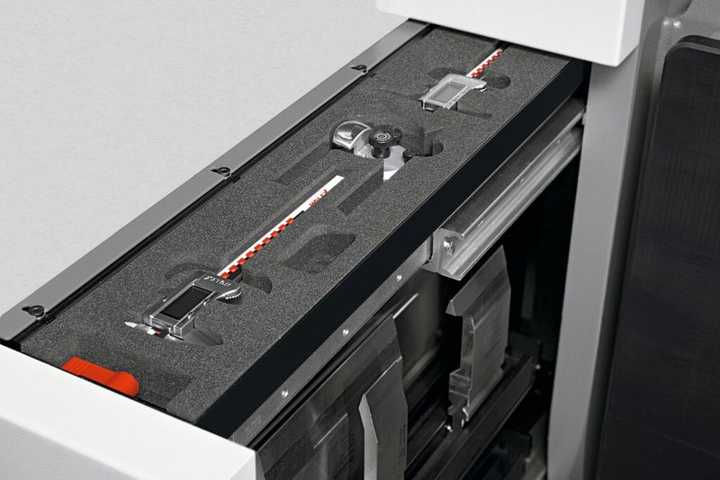 Impressionen von der Abkantmaschine Xpert 40. (Bild: Bystronic)