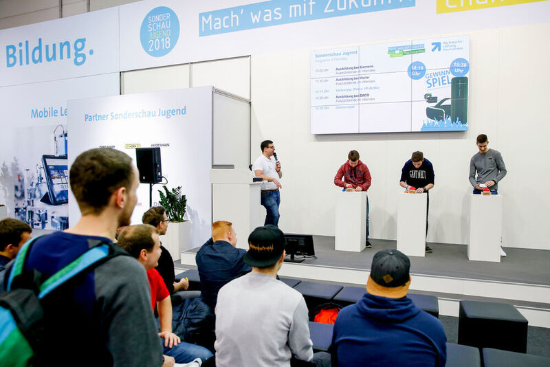 Über 2500 Schüler nahmen and er Sonderschau Jugend der Nachwuchsstiftung Maschinenbau auf der Metav 2018 teil. (Messe Düsseldorf / ctillmann)