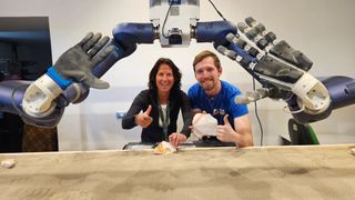 Brachten dem Roboter das Puzzeln bei: Maren Bennewitz und Nils Dengler. (Bild:  Humanoid Robots Lab, Uni Bonn)