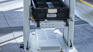 Der Konzern wollte die LD-Roboter, bei BMW Mini STR – Mini-Smart-Transport-Robot – genannt, mit speziell angefertigtem Förderbandaufsatz auch in anderen Werken einsetzen können. (Bild: Omron)