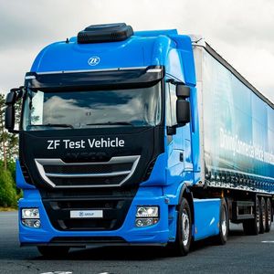 ZF arbeitet einerseits an der Dekarbonisierung der Nutzfahrzeuge, die aber nicht auf allen Märkten im Vordergrund steht.(Bild:  zf)