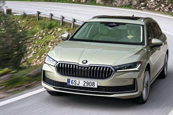 Skoda Superb: Selbstbewusste vierte Generation (Bild: Skoda)