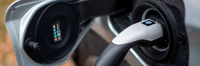 Ausbau: Bis 2023 sollen bundesweit 1000 Schnellladepunkte mit mehr als 150 kW Ladeleistung entstehen.(Bild:  dpa Bildfunk)