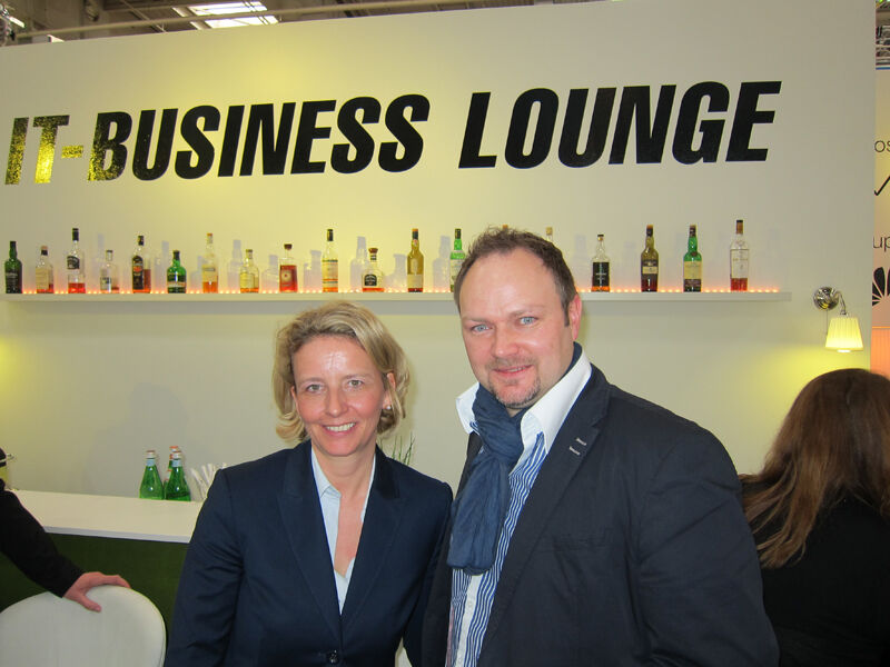 Stephanie Steen, IT-BUSINESS, und Arne Dittgen, MICHAELTELECOM AG (Bild: IT-BUSINESS)