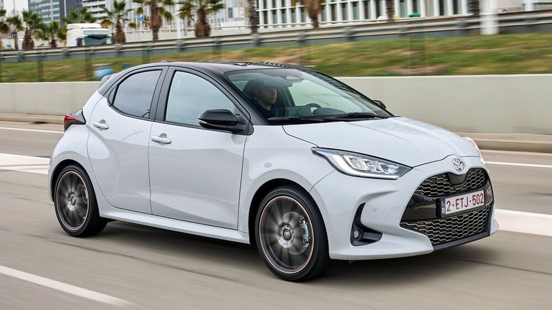 Den überarbeiteten Yaris gibt es ausschließlich als Hybrid. (Bild: Toyota)