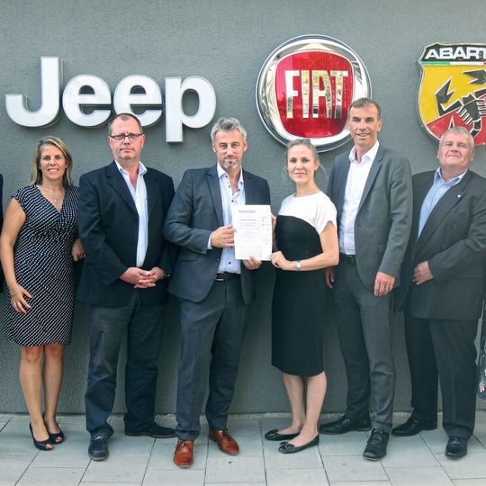 Ausgezeichnet: Fiat hat für den Ausbildungsgang Serviceberater die Re-Zertifizierung erhalten.(Bild:  Promotor)