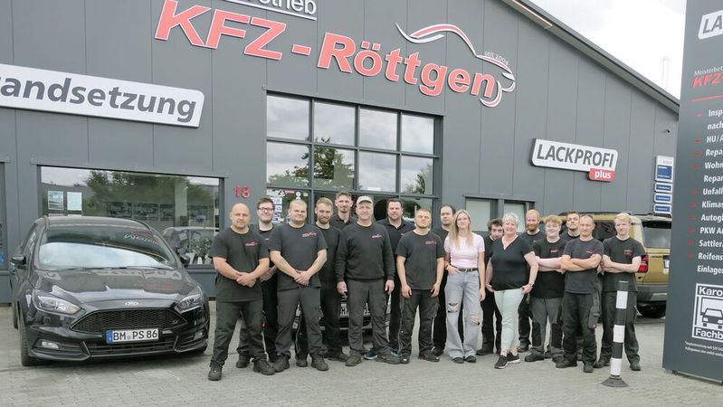 Ein junges, erfolgreiches Team erwartet die Kunden aller Fabrikate bei Kfz-Röttgen in Erftstadt.(Bild:  Wenz - VCG)