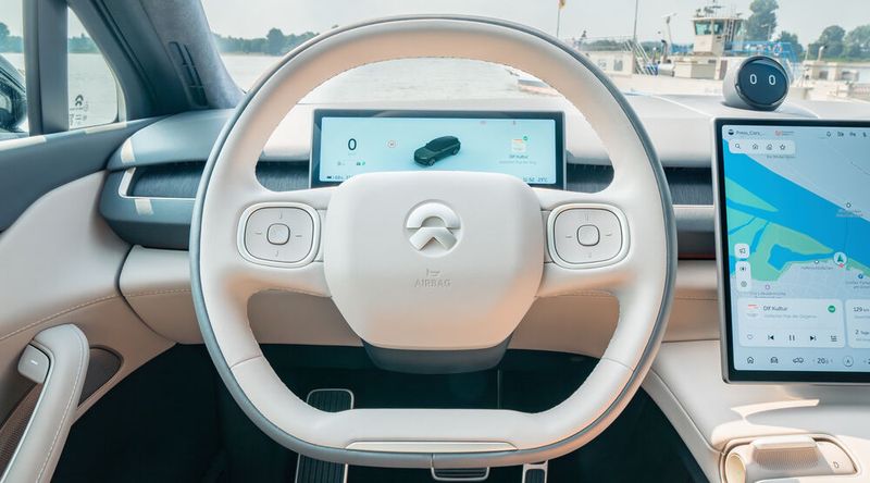 Im asiatischen Heimatland spielen Gimmicks und ein Fülhorn an elektronischen Innovationen eine fast noch größere Rolle als Motorleistung oder Fahrwerk. (Bild: Nio)