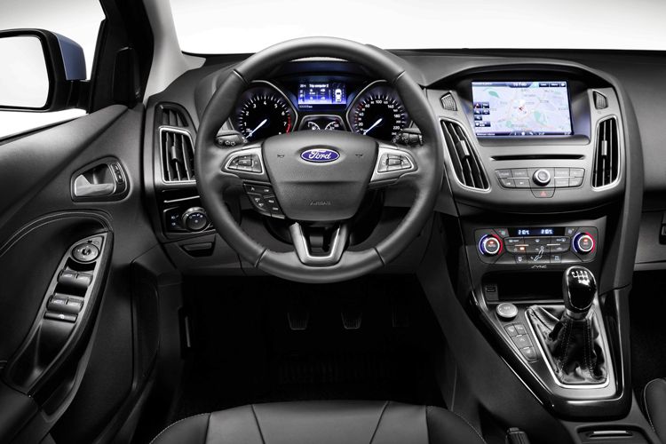 Neuer Look: Das Cockpit wurde gründlich entrümpelt. Über das acht Zoll große Touchscreen-Display werden nahezu alle Funktionen gesteuert.  (Foto: Ford)