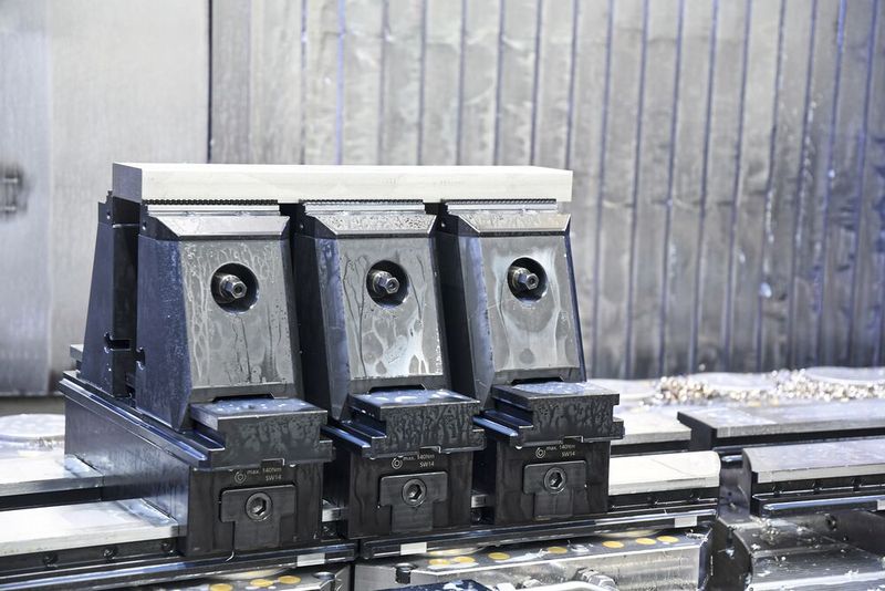 Mit zehn 5-Achs-Spannern „C5X“ können Bauteile bis 3.600 Millimeter vierachsig oder bis Durchmesser 1.400 Millimeter fünfachsig bearbeitet werden.  (Bild: Gressel)