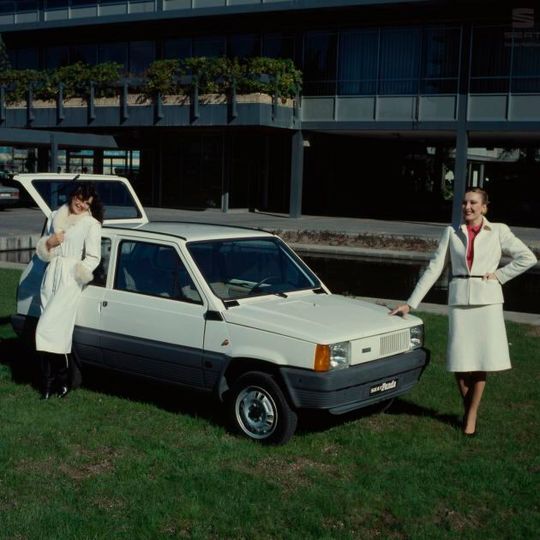 Panda auf Spanisch: Auch Seat baute die „tolle Kiste“. Als „Marbella“ machte er hierzulande Karriere. Panda auf Spanisch: Auch Seat baute die „tolle Kiste“. Als „Marbella“ machte er hierzulande Karriere.