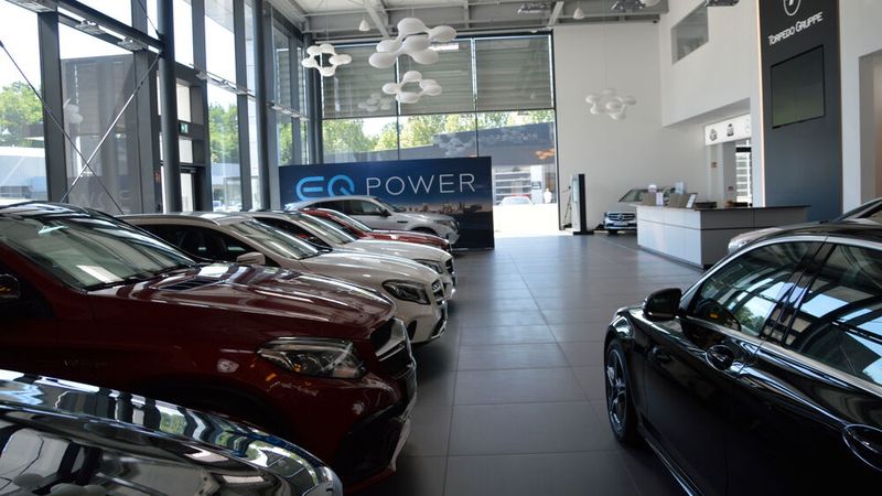 Neben Mercedes-Benz verkauft die Gruppe die Pkw-Marken Hyundai, Jaguar, Land Rover und Smart. Sie beschäftigt rund 1.300 Mitarbeiter.  (Bild: Achter/»kfz-betrieb«)