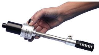 Bild 1: Aus Druckluft macht dieser Kühler ohne externe Energiezufuhr Kaltluft. Sie kann unter anderem zur Kühlung von Zerspanungsprozessen eingesetzt werden. (Archiv: Vogel Business Media)