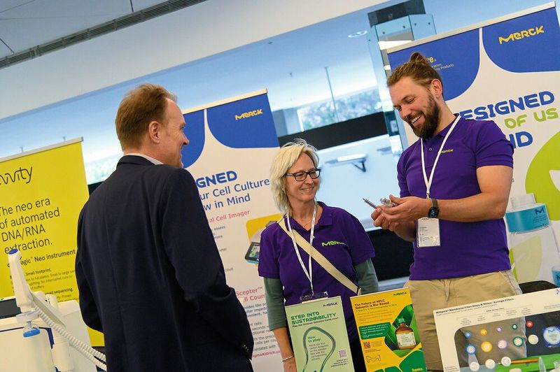 Die Fachleute von Merck stellen unter anderem die biobasierten Lösungsmittel des Unternehmens vor.   Mehr Infos zu den kommenden LAB-SUPPLY-Messen finden Sie auf www.lab-supply.info (Bild: Stefan Stark)