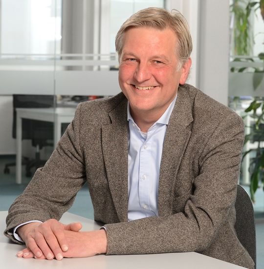 Dr. Dirk Liekenbrock, stellvertretender Leiter Vertrieb bei Klinkhammer Intralogistics.(Bild:  Klinkhammer)