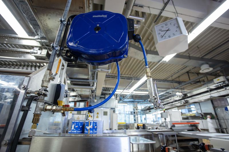 Komponenten, die ständig in Bewegung sind – wie Schlauchanschlüsse, Ventile und Schläuche – zeigen sich besonders anfällig für Leckagen. Das Gleiche gilt für Komponenten, die extreme klimatische Bedingungen aushalten müssen (Bild: Alfred Ritter)